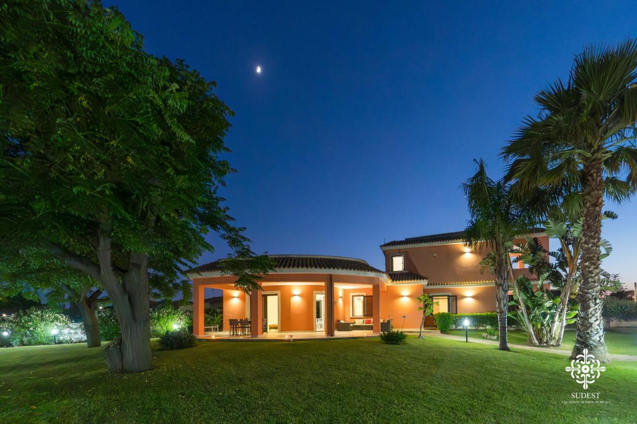 Villa Seaside - Beach Retreat With Jacuzzi Syracuse Extérieur photo