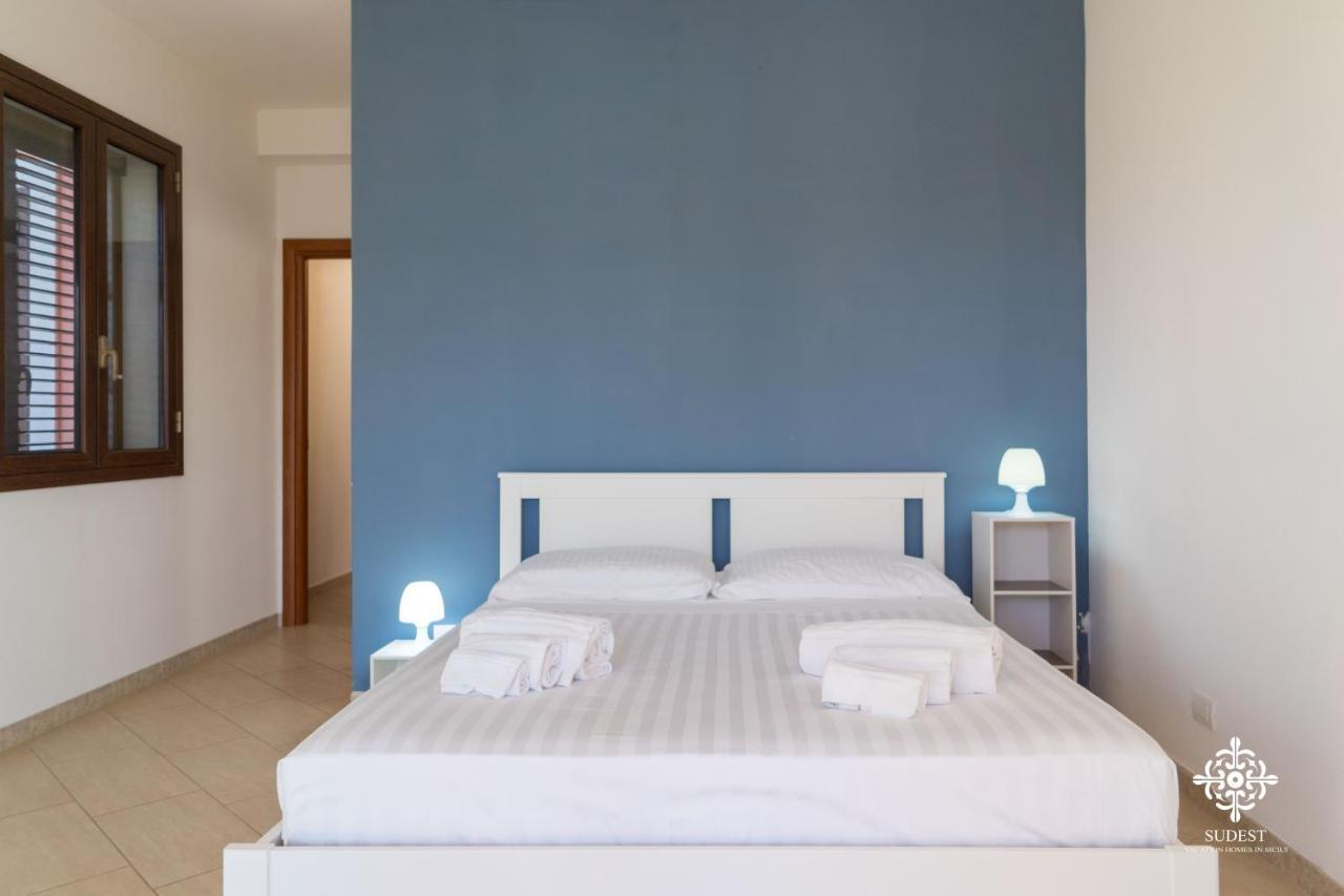 Villa Seaside - Beach Retreat With Jacuzzi Syracuse Extérieur photo