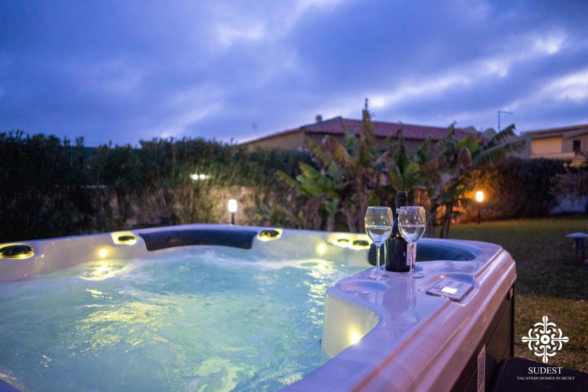 Villa Seaside - Beach Retreat With Jacuzzi Syracuse Extérieur photo